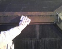 屋根の鉄部（棟カバー）エポキシ系サビ止め処理邸のBefore（施工前）の様子